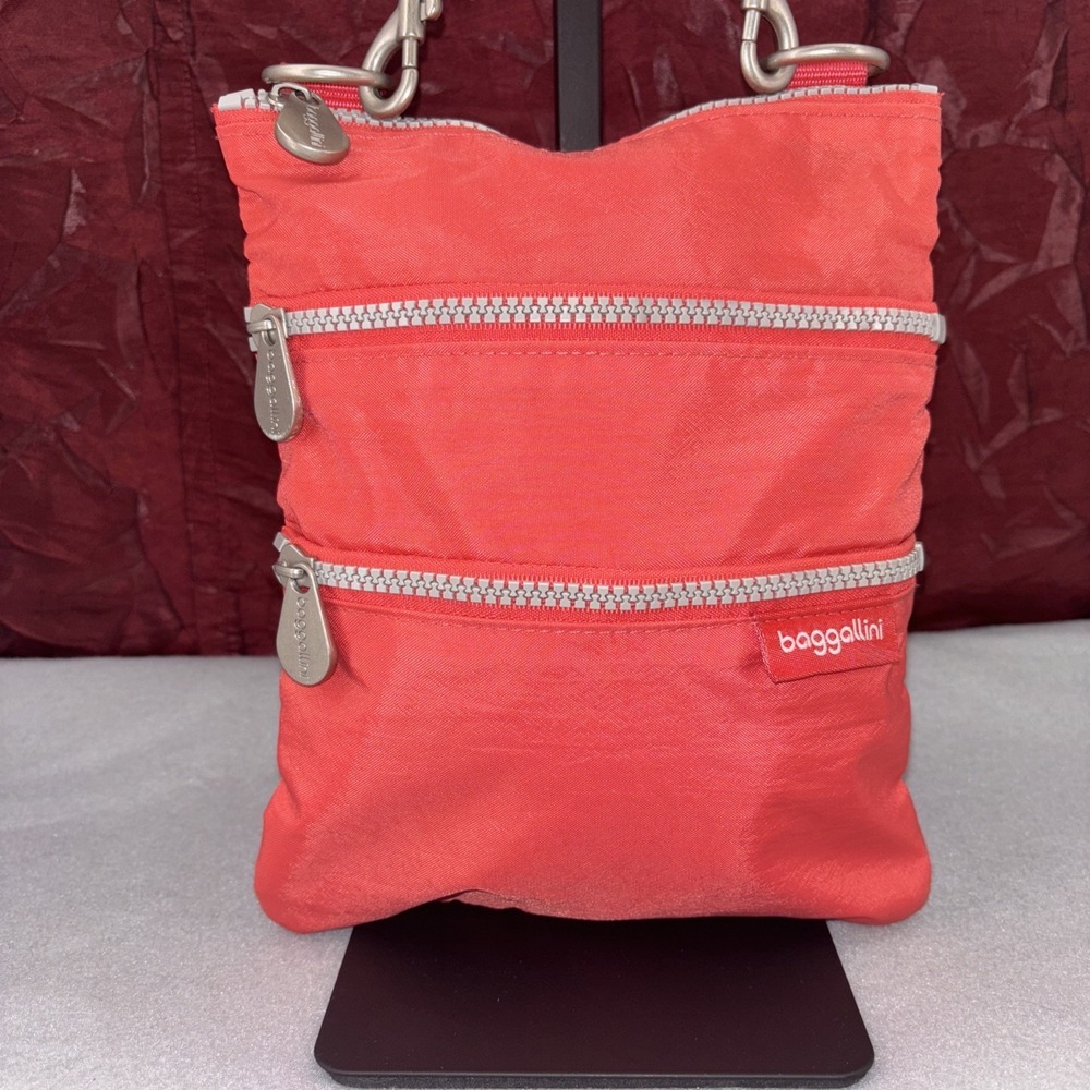 Baggallini 3 Zip Coral Crossbody Bag Nylon Travel Purse Adjustable Strap EUC